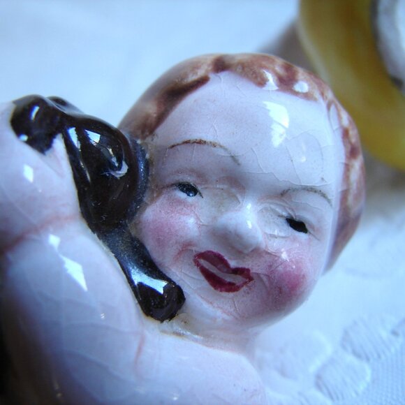 Vtg Rockabye Baby & Puppy Salt & Pepper SHAKER SET, Figural Child & Dog - Picture 6 of 7